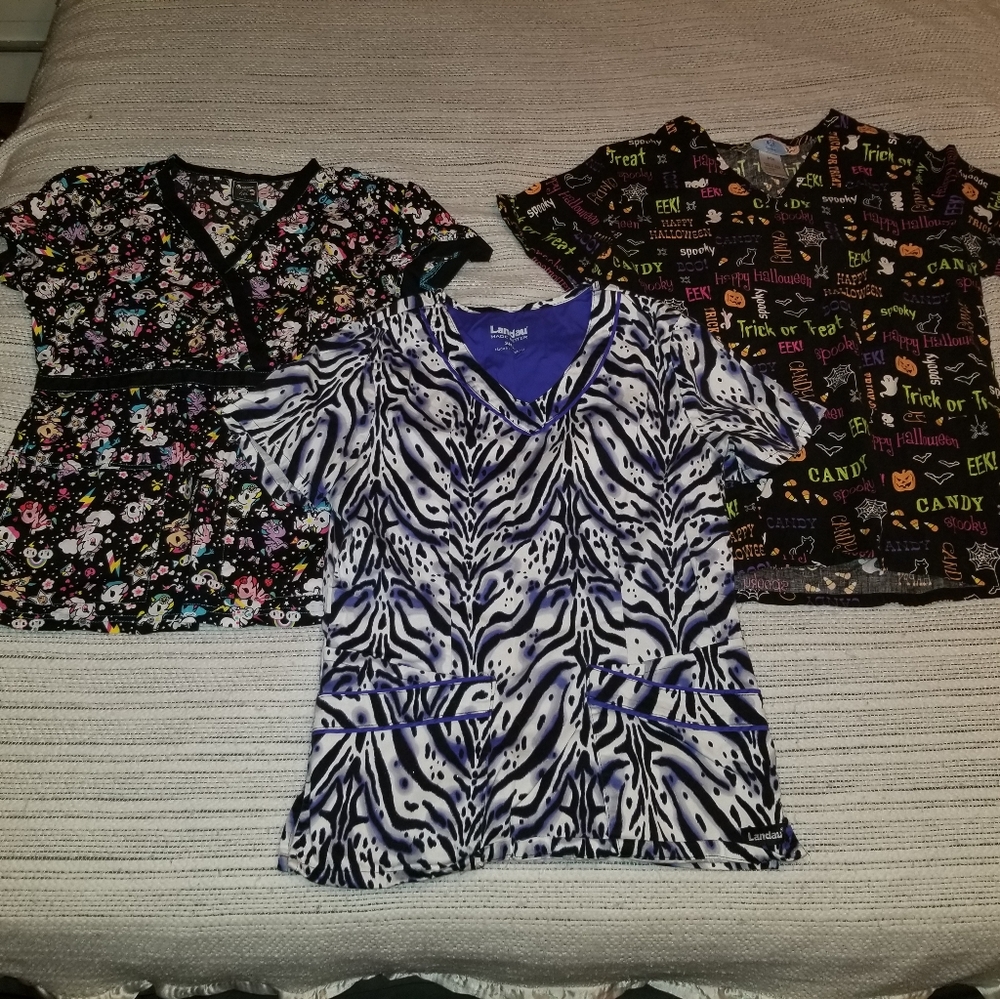 Scrub top bundle.  Koi. Landau  and SB . Good condition.